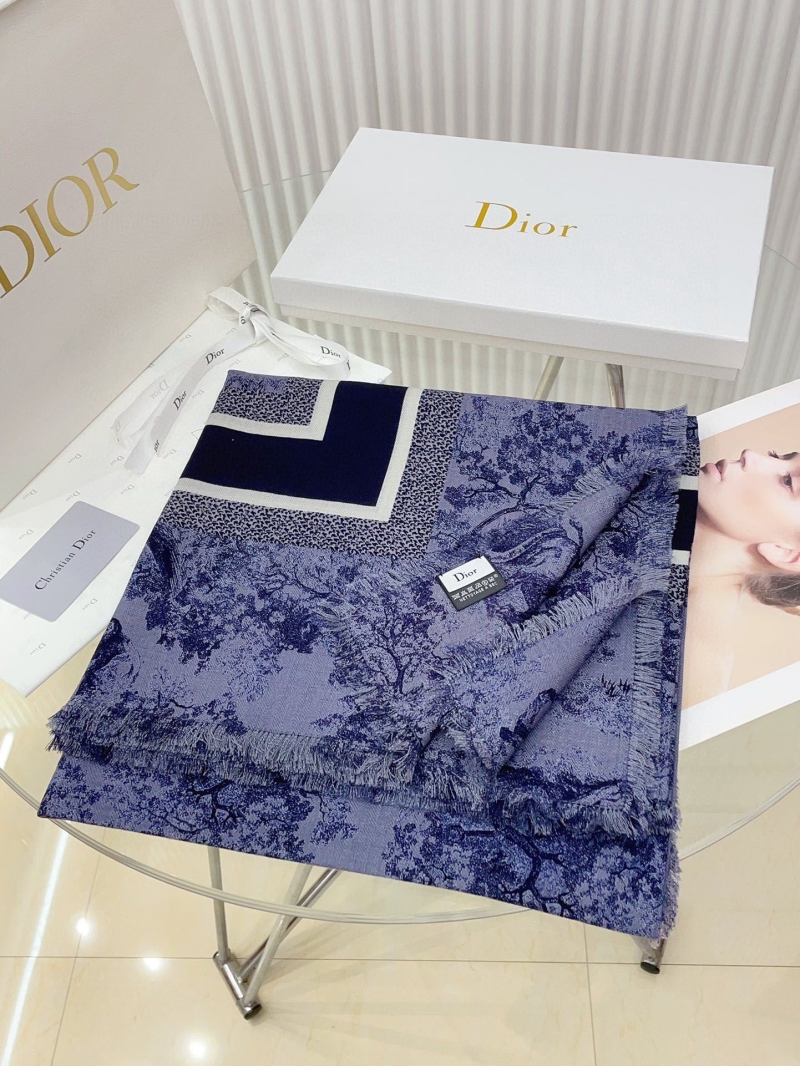 CHRISTIAN DIOR